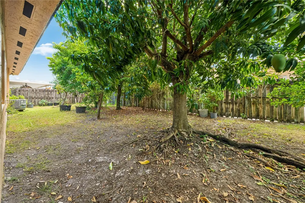 1220 SW 139th Ave Miami, FL 33184