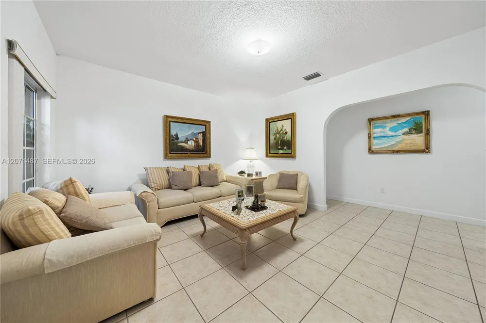 1220 SW 139th Ave Miami, FL 33184