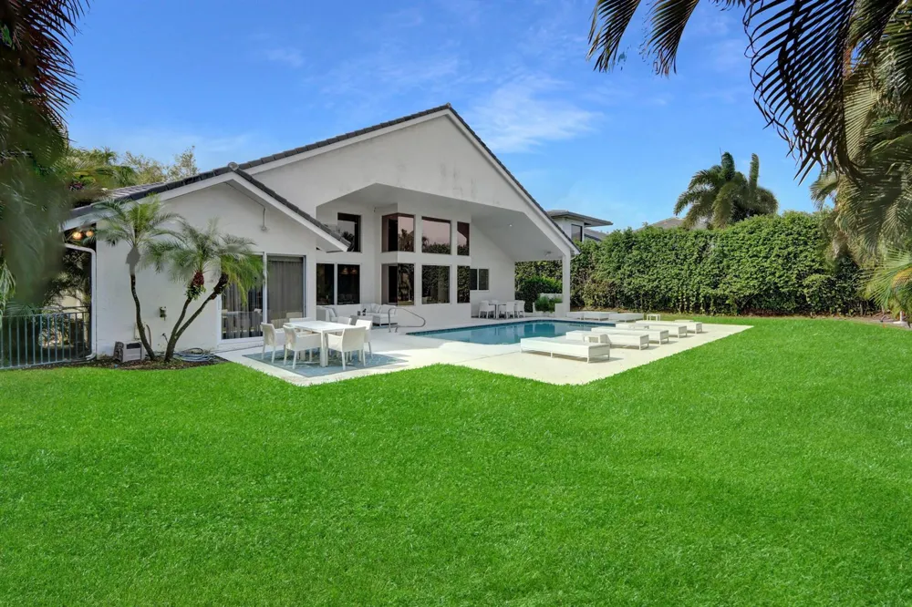5866 St Annes Way Boca Raton, FL 33496