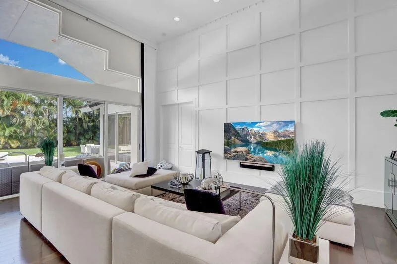 5866 St Annes Way Boca Raton, FL 33496