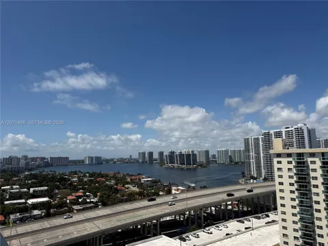 19380 Collins Ave #PH-11
