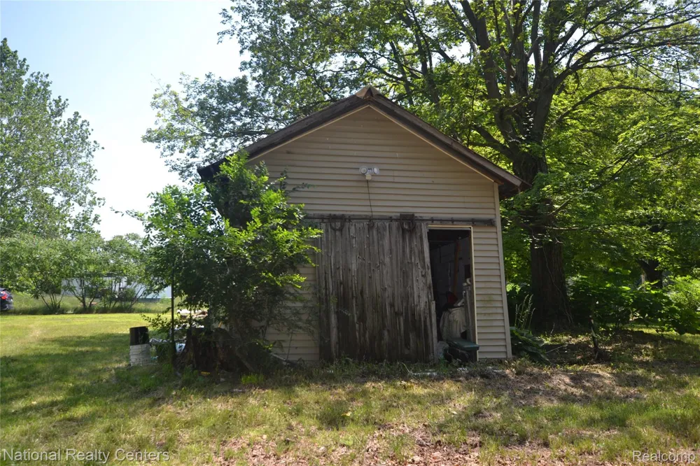 48116 County Road 388 Columbia Township, MI 49056