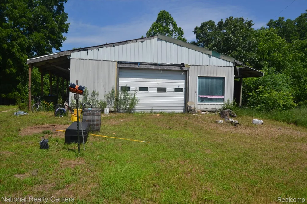 48116 County Road 388 Columbia Township, MI 49056