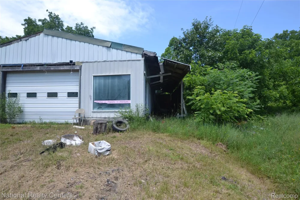 48116 County Road 388 Columbia Township, MI 49056