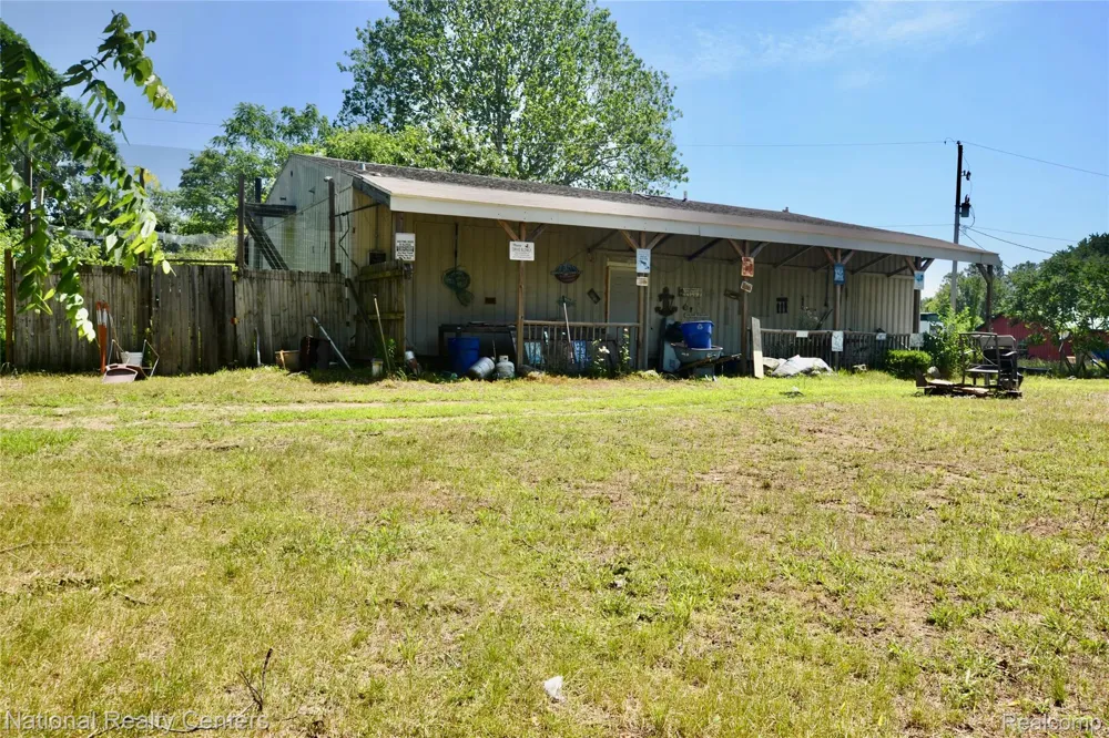 48116 County Road 388 Columbia Township, MI 49056