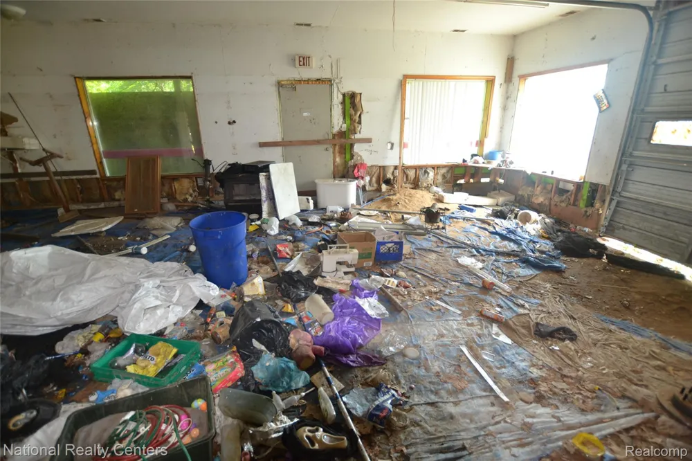 48116 County Road 388 Columbia Township, MI 49056