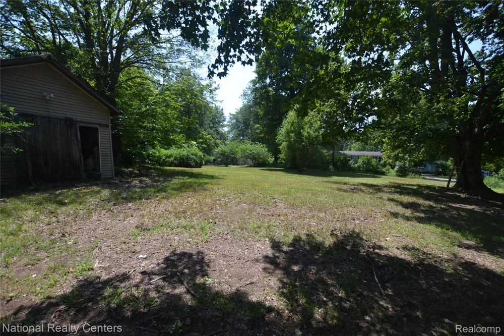48116 County Road 388 Columbia Township, MI 49056
