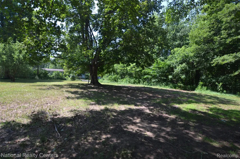 48116 County Road 388 Columbia Township, MI 49056