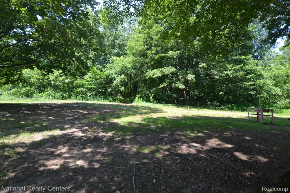 48116 County Road 388 Columbia Township, MI 49056