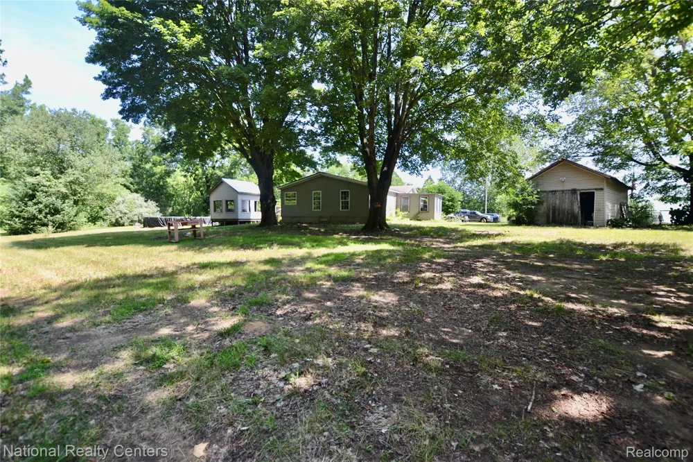 48116 County Road 388 Columbia Township, MI 49056