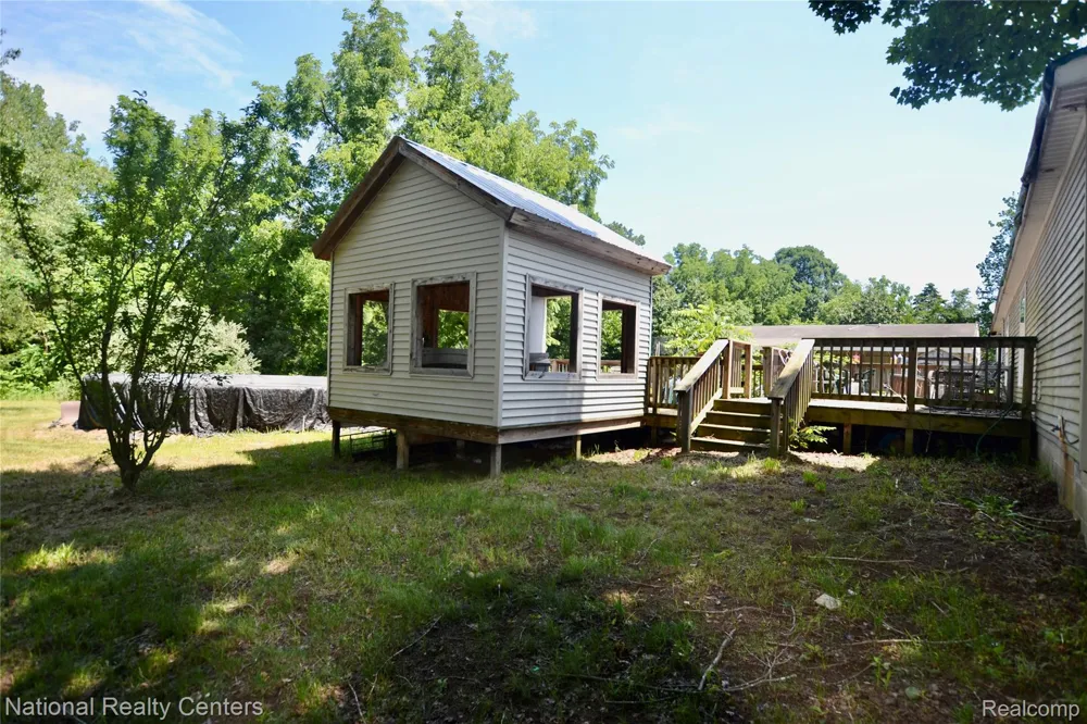 48116 County Road 388 Columbia Township, MI 49056