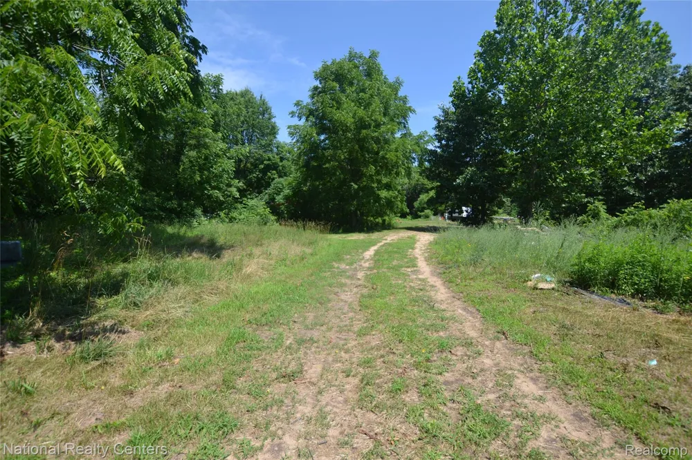 48116 County Road 388 Columbia Township, MI 49056