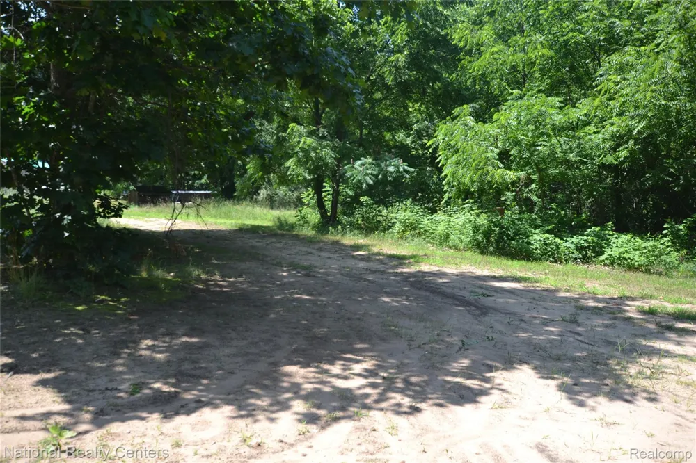 48116 County Road 388 Columbia Township, MI 49056