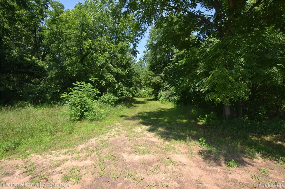 48116 County Road 388 Columbia Township, MI 49056