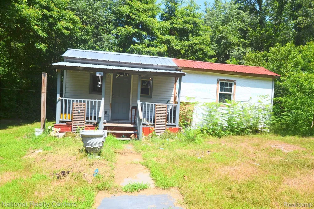 48116 County Road 388 Columbia Township, MI 49056