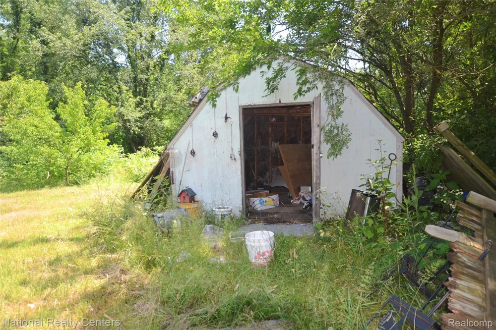 48116 County Road 388 Columbia Township, MI 49056