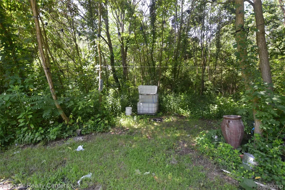 48116 County Road 388 Columbia Township, MI 49056