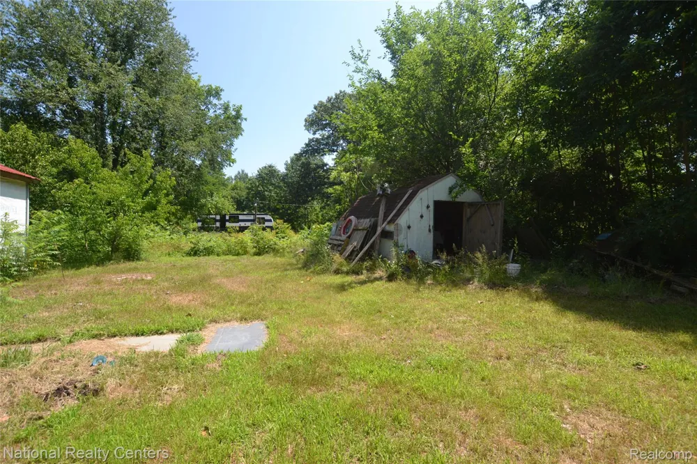 48116 County Road 388 Columbia Township, MI 49056