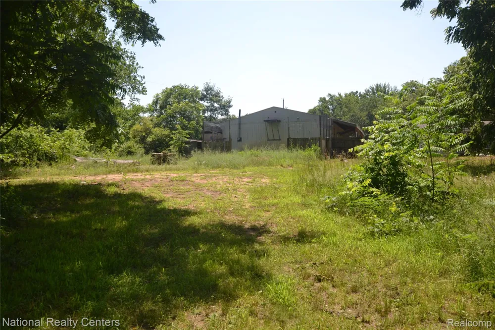 48116 County Road 388 Columbia Township, MI 49056
