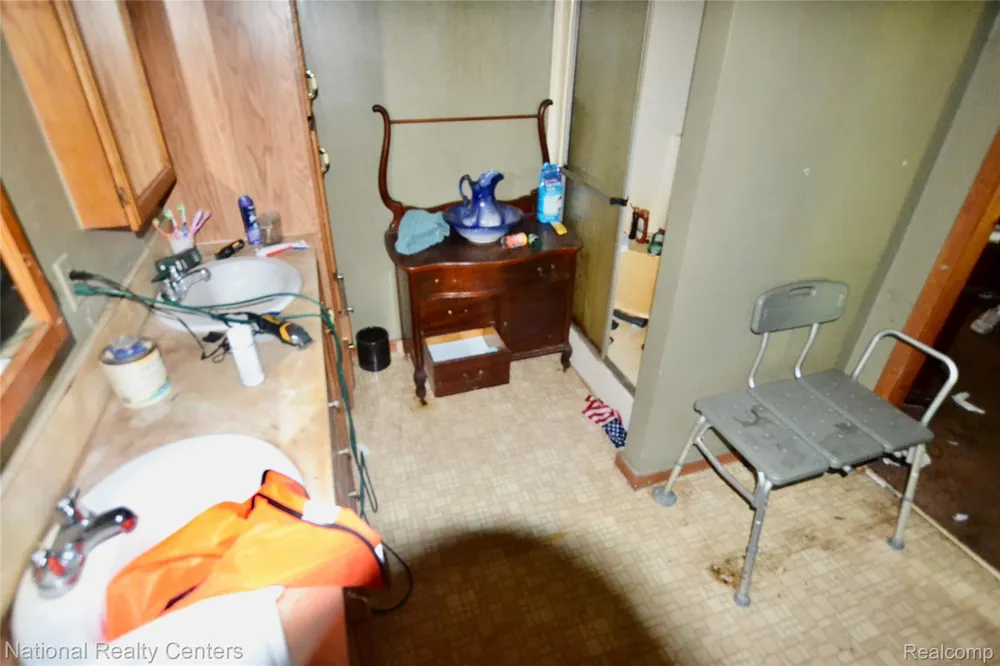 48116 County Road 388 Columbia Township, MI 49056