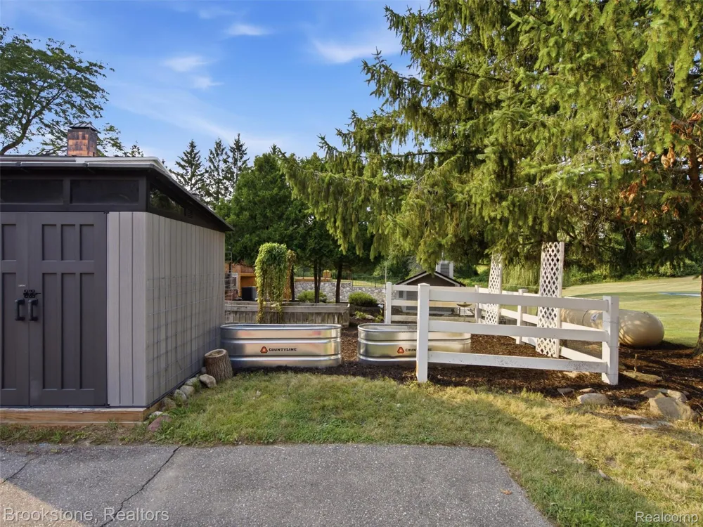 2700 Hosner Road Oxford Charter Township, MI 48370