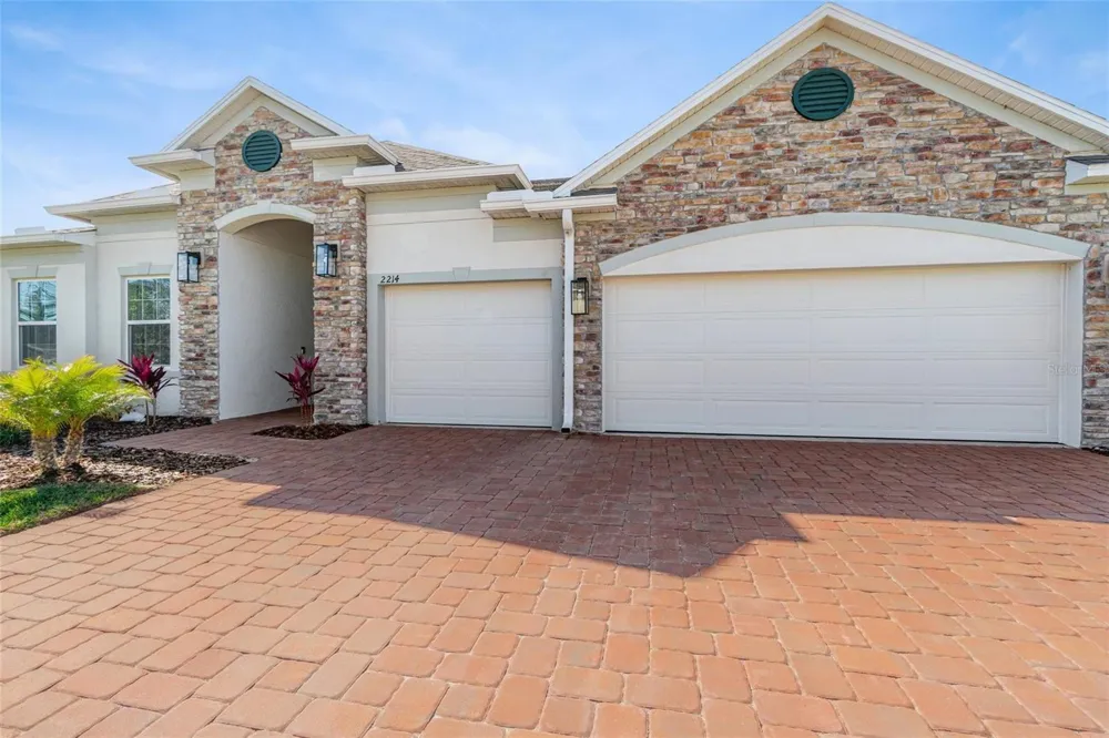 2214 ELEGANT MANOR CIRCLE Edgewater, FL 32141