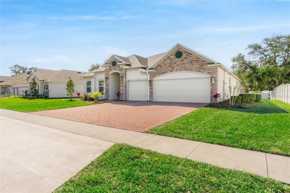 2214 ELEGANT MANOR CIRCLE Edgewater, FL 32141