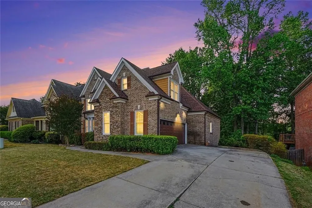 913 Arbor DR Loganville, GA 30052
