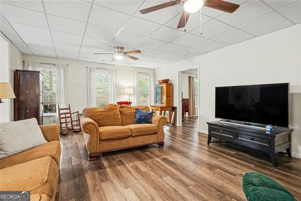 913 Arbor DR Loganville, GA 30052