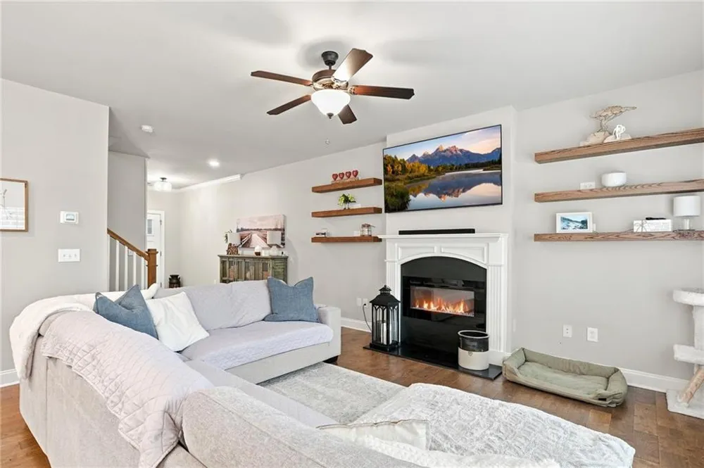 229 Lakeside Place Canton, GA 30114