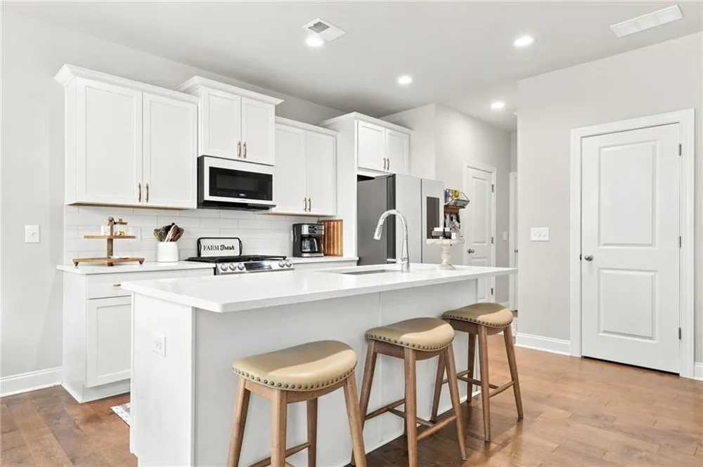 229 Lakeside Place Canton, GA 30114