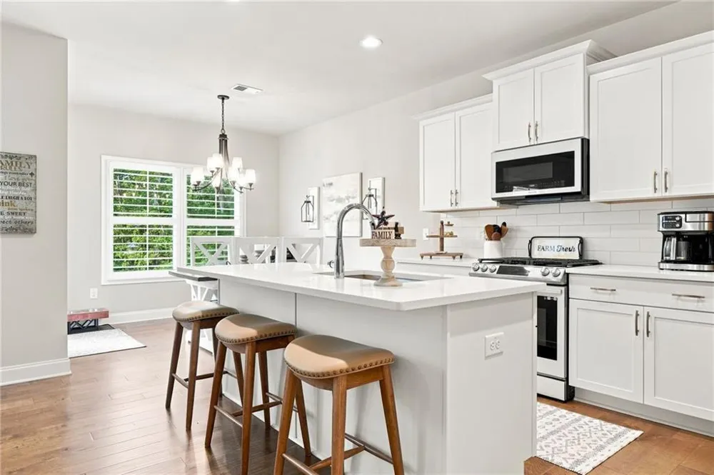 229 Lakeside Place Canton, GA 30114