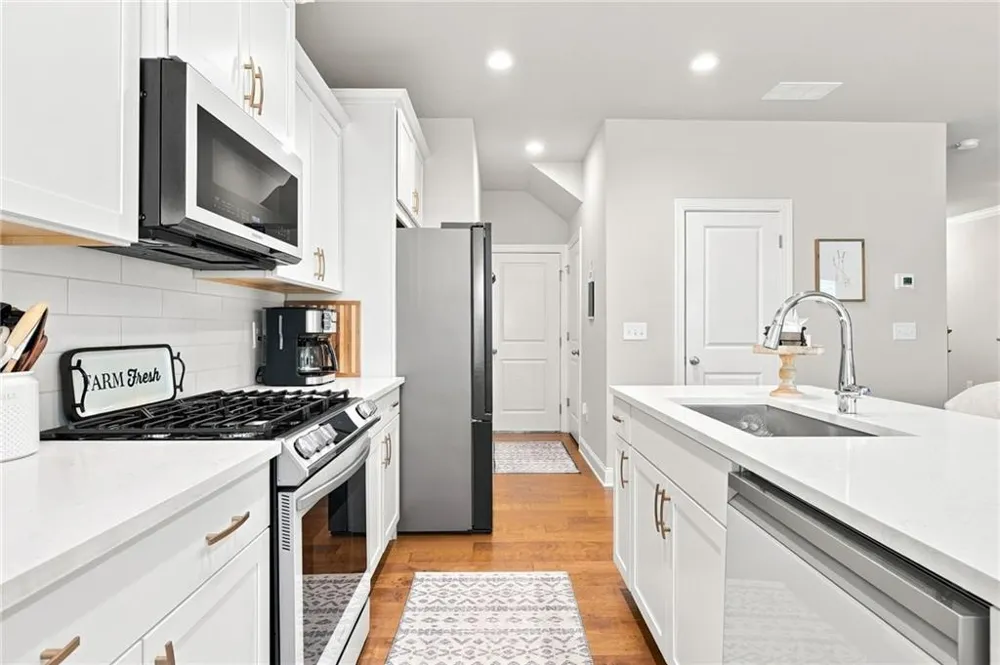 229 Lakeside Place Canton, GA 30114