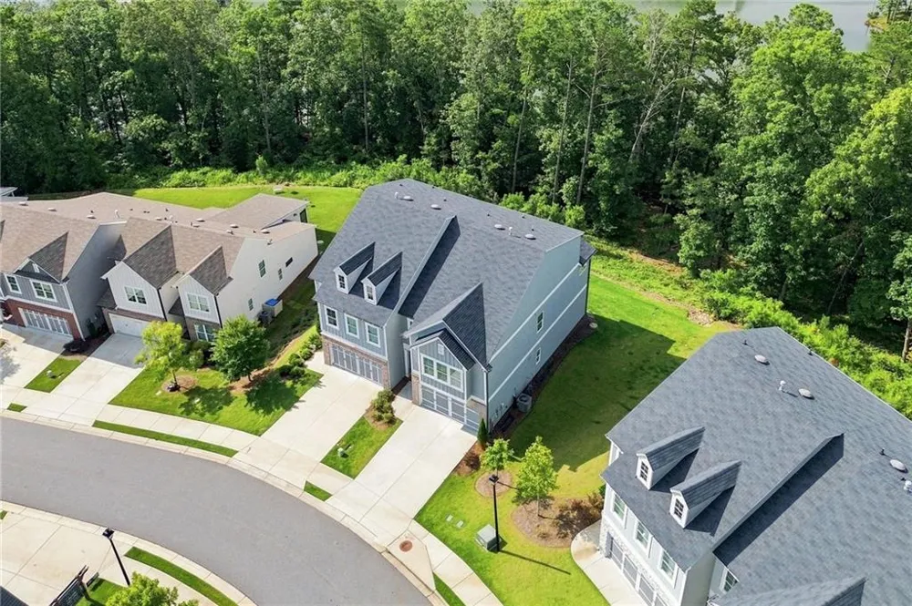 229 Lakeside Place Canton, GA 30114