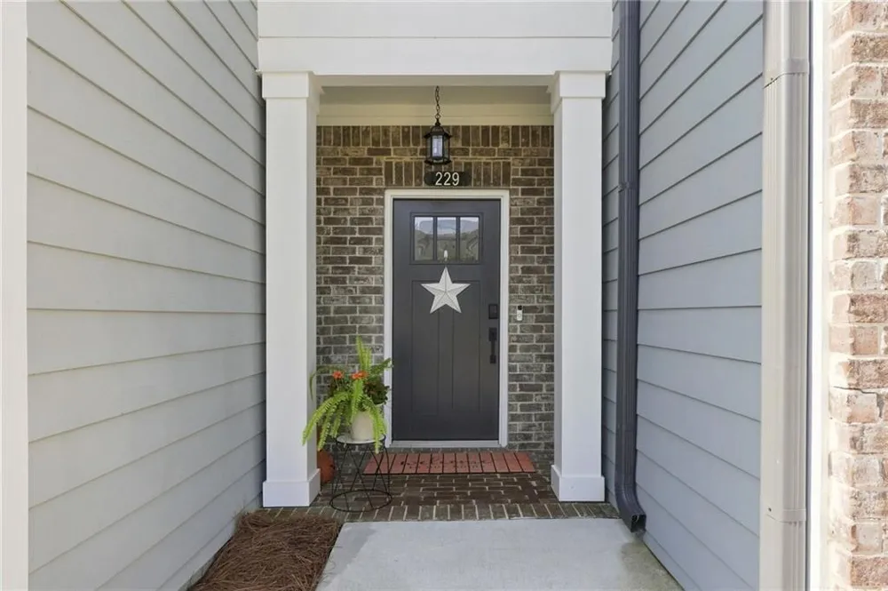 229 Lakeside Place Canton, GA 30114