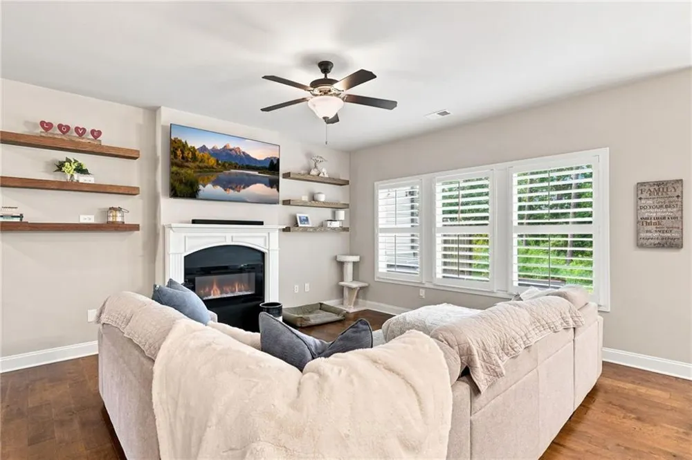 229 Lakeside Place Canton, GA 30114