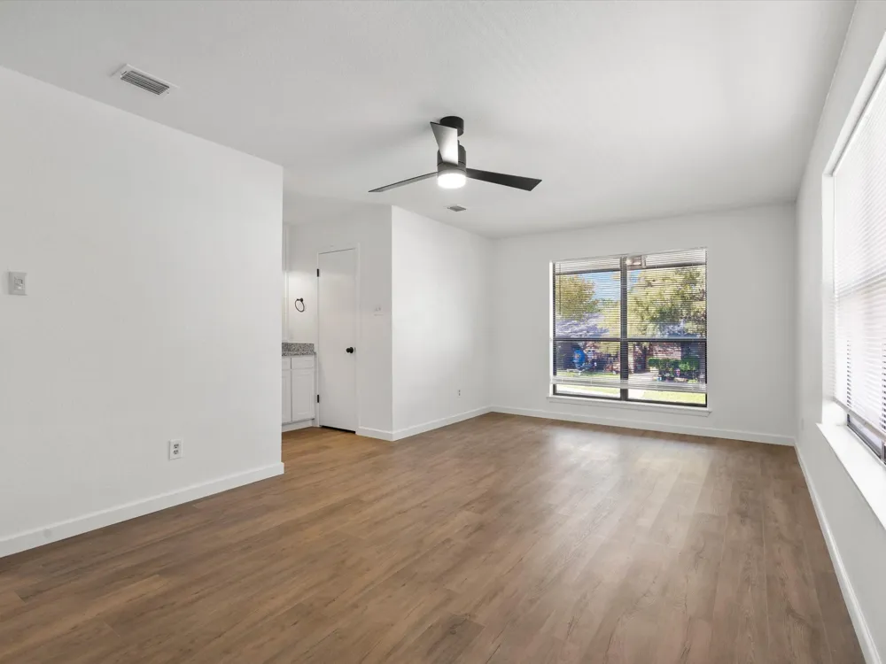 1117 S Rusk Street #1115 Weatherford, TX 76086