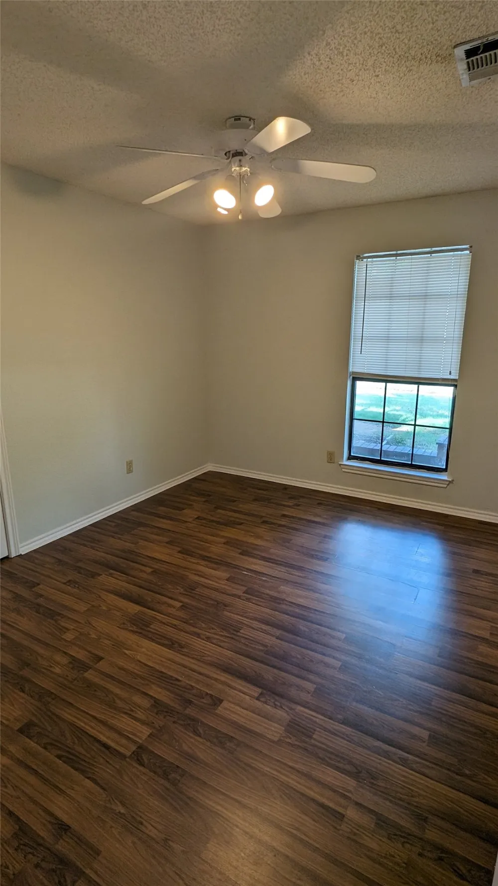 2706 Parkview Drive Corinth, TX 76210