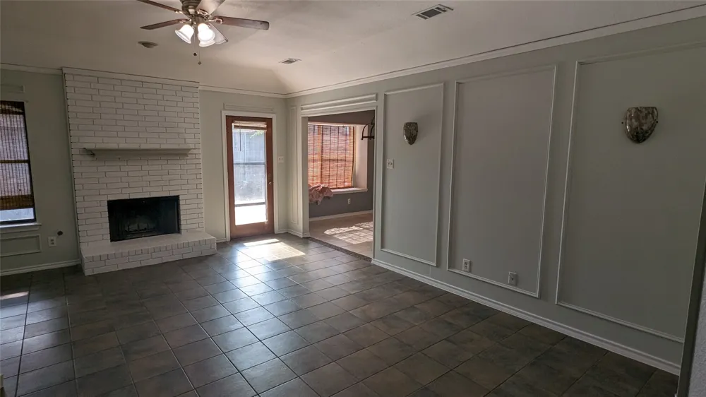 2706 Parkview Drive Corinth, TX 76210