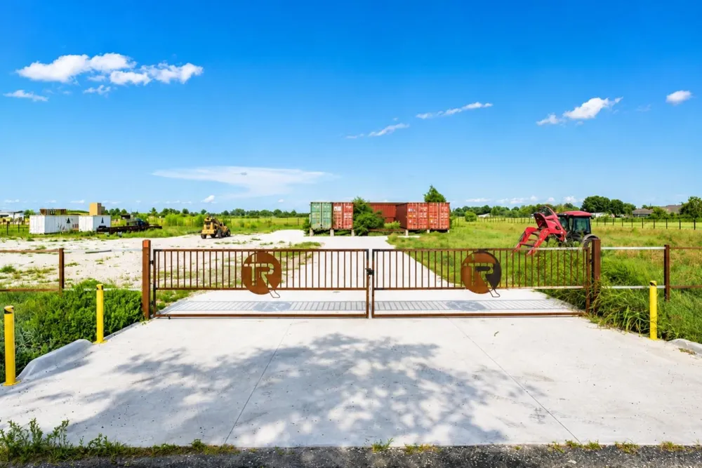 1851 County Road 610 Dayton, TX 77535