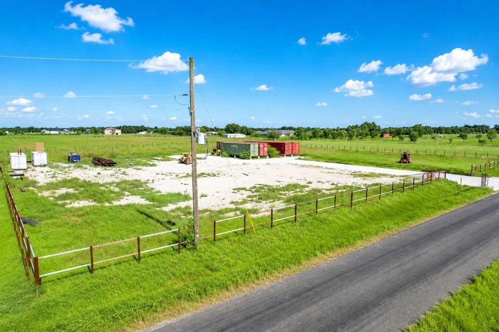 1851 County Road 610 Dayton, TX 77535