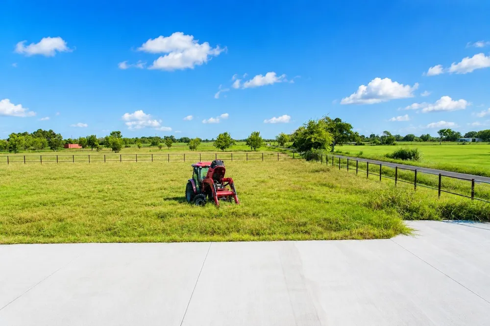 1851 County Road 610 Dayton, TX 77535