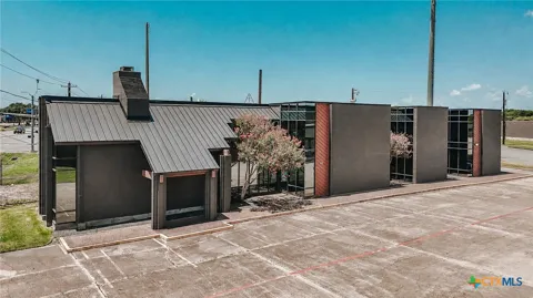 4104 Houston Highway