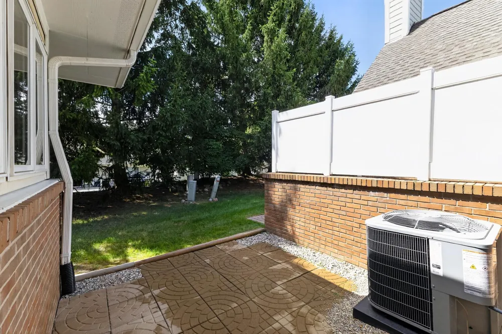 35075 Hillside Drive Farmington, MI 48335