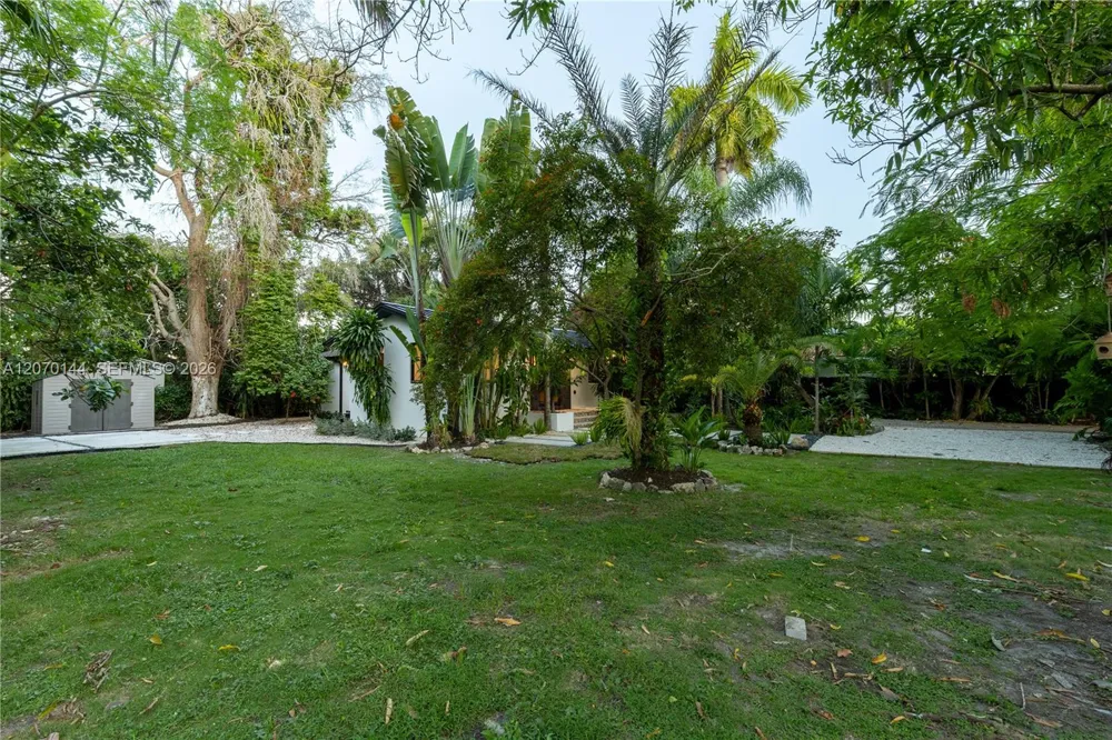 10901 NE 3rd Ave Miami, FL 33161