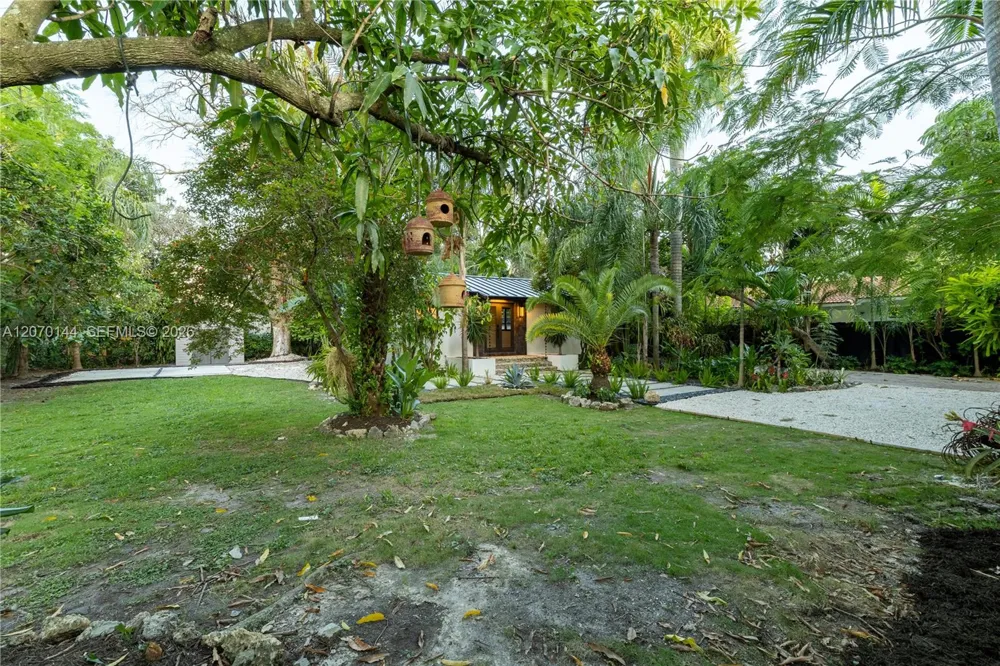 10901 NE 3rd Ave Miami, FL 33161