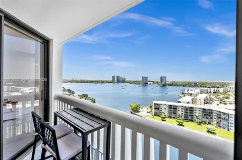 1000 W Island Blvd #1710