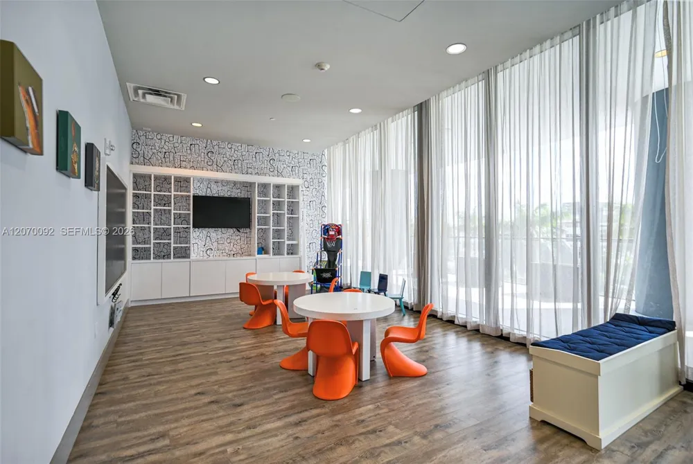 5300 Paseo Blvd #1410 Doral, FL 33166
