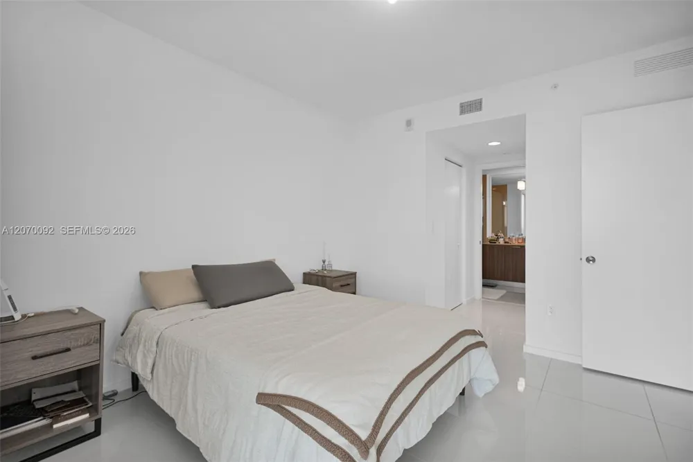 5300 Paseo Blvd #1410 Doral, FL 33166