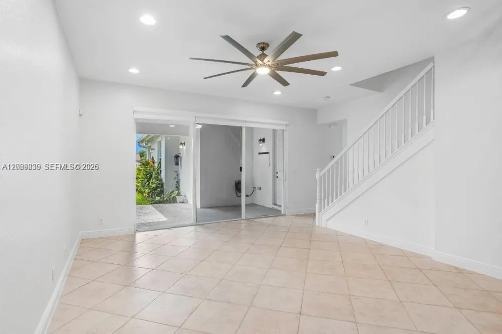 4762 Lakeside Ter Davie, FL 33314